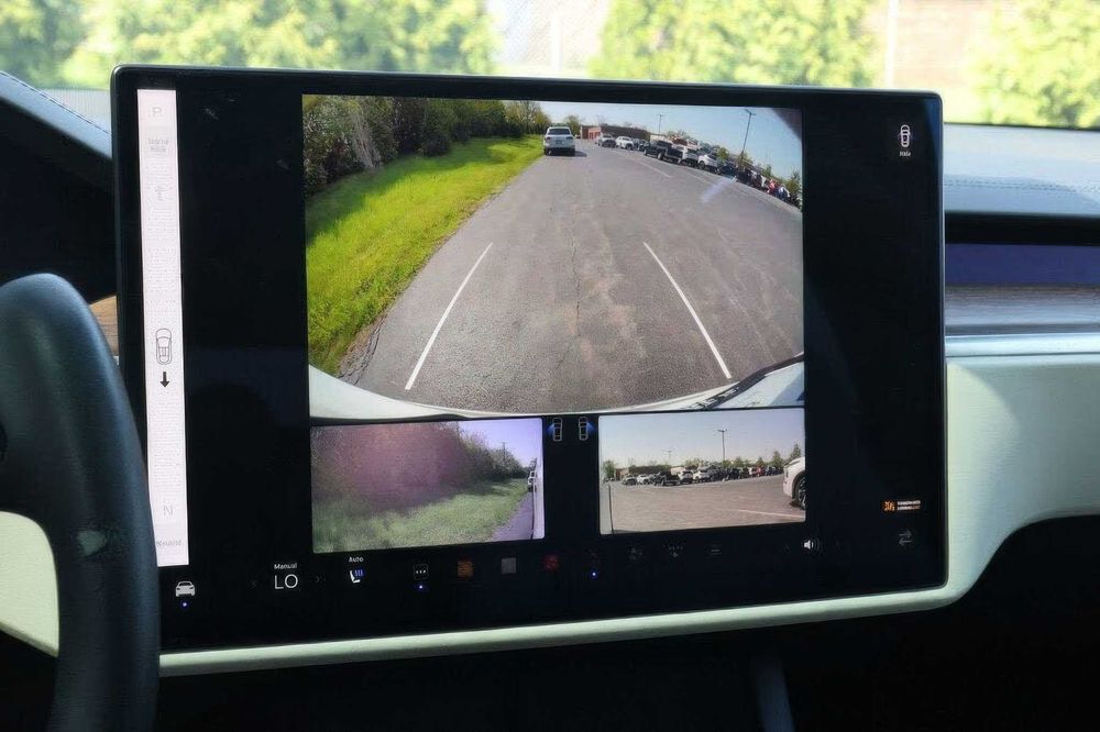 Tesla Model X      2023