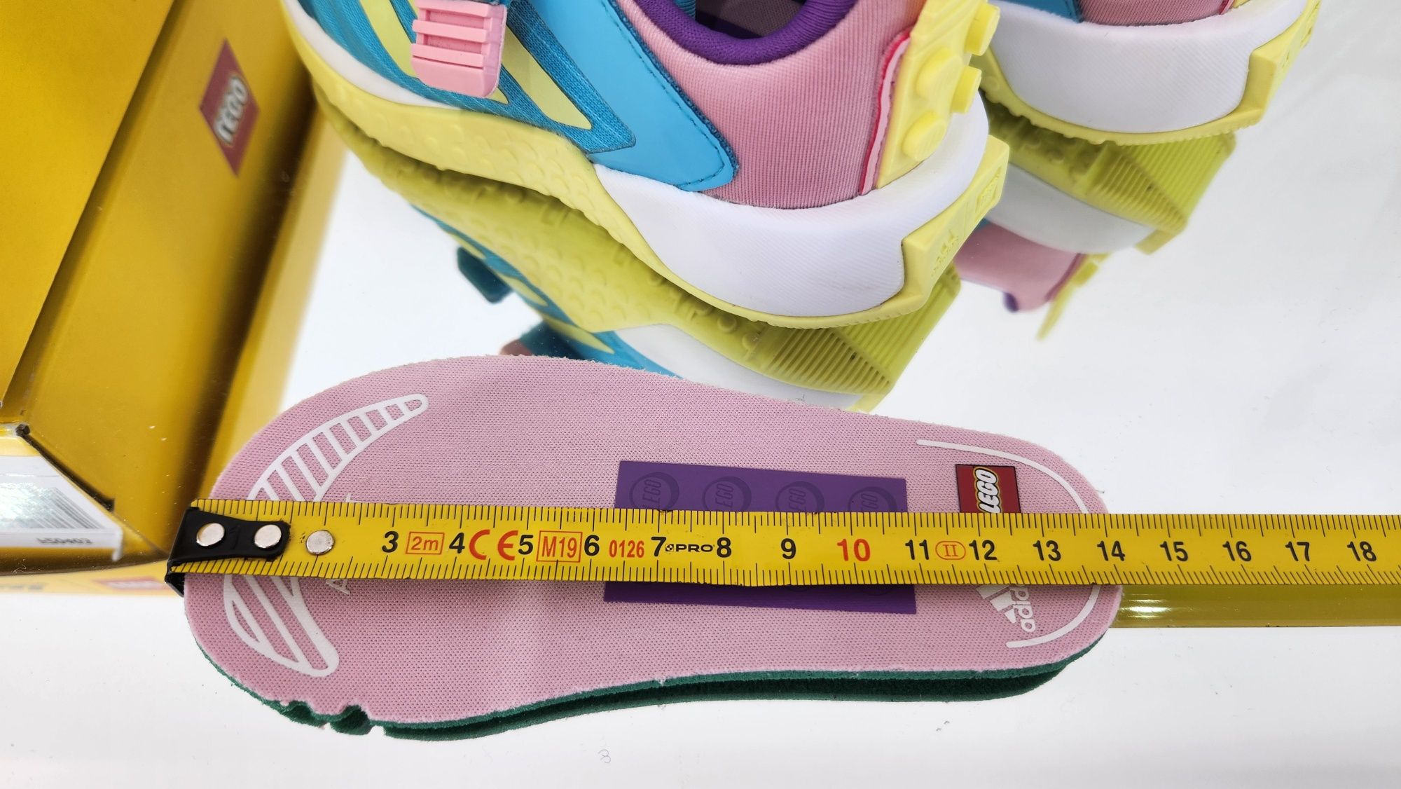 Adidaski dla dziewczynki Adidas lego rozmiar 22, wkładka 14cm