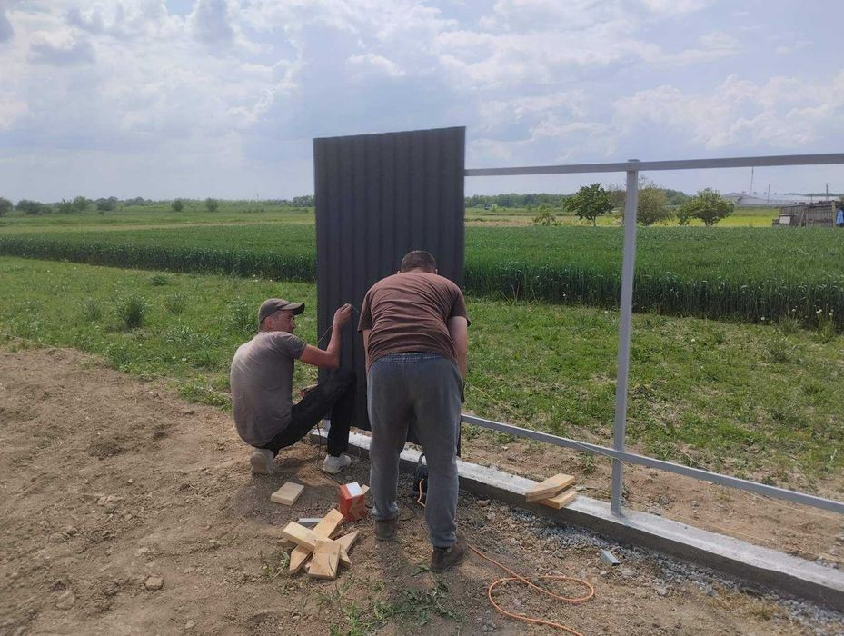 Установка заборов из профнастила