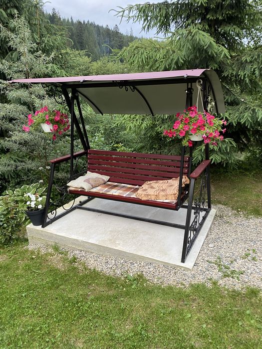 Будинок біля річки