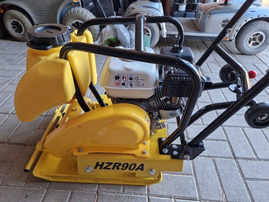 stopa ,płyta wibracyjna 90 kg HZR190
silnik HONDY