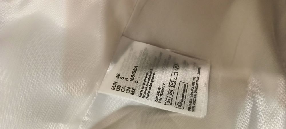 Garnitur damski w kolorze jasnej szarości