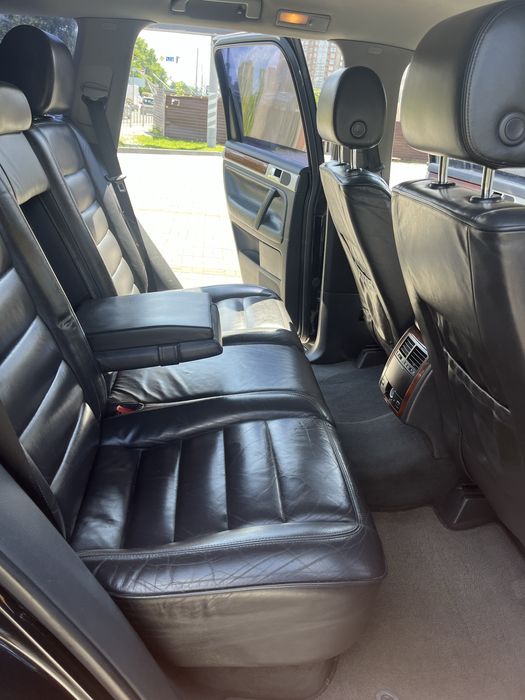 Офіційний Volkswagen Touareg з газом