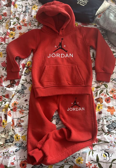 Dres Jordan 134/140 stan idealny