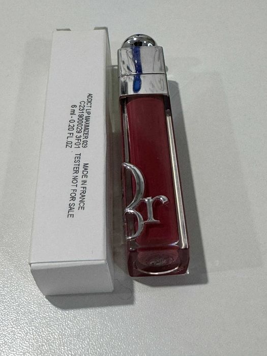 Блиск, помада для губ в асортименті від dior