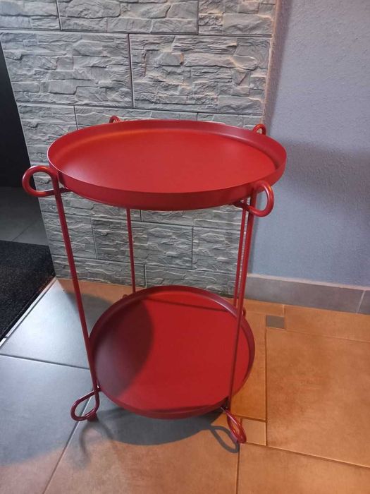 stolik czerwony LIVELYCKE z ikea