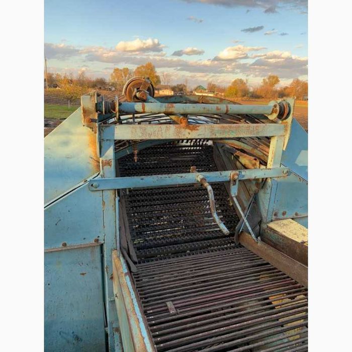 Продам картоплезбиральний ( картофелеуборочный ) комбайн Anna Z644