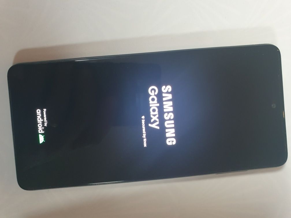 Samsung M52 5G .