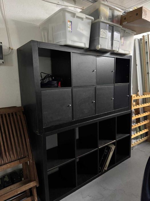 Estante/Móvel 8 cubos/nichos Kallax IKEA com 8 portas preto