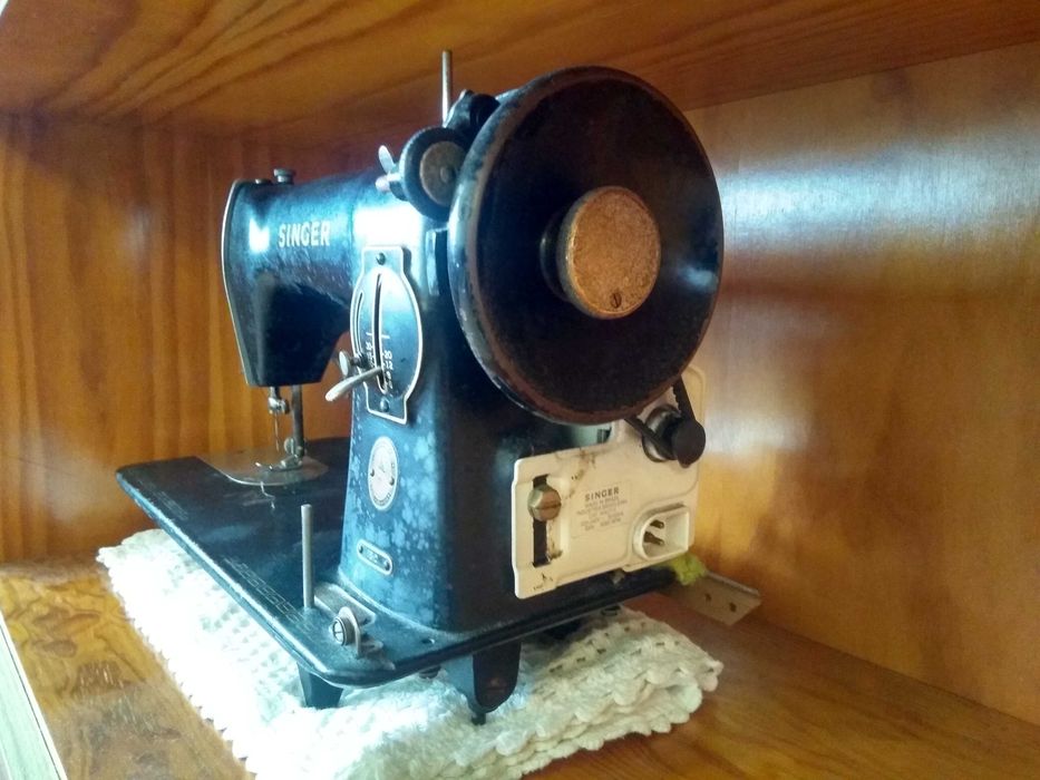 Máquina de costura Singer 15c para peças ou decoração