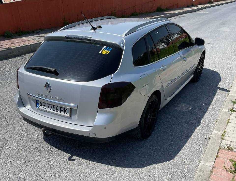 Авто Renault Laguna 3 2011