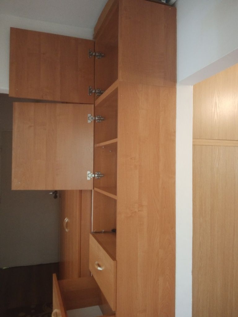 Szafka z nadstawką kolor olcha – 4 szuflady, idealna do przedpokoju
