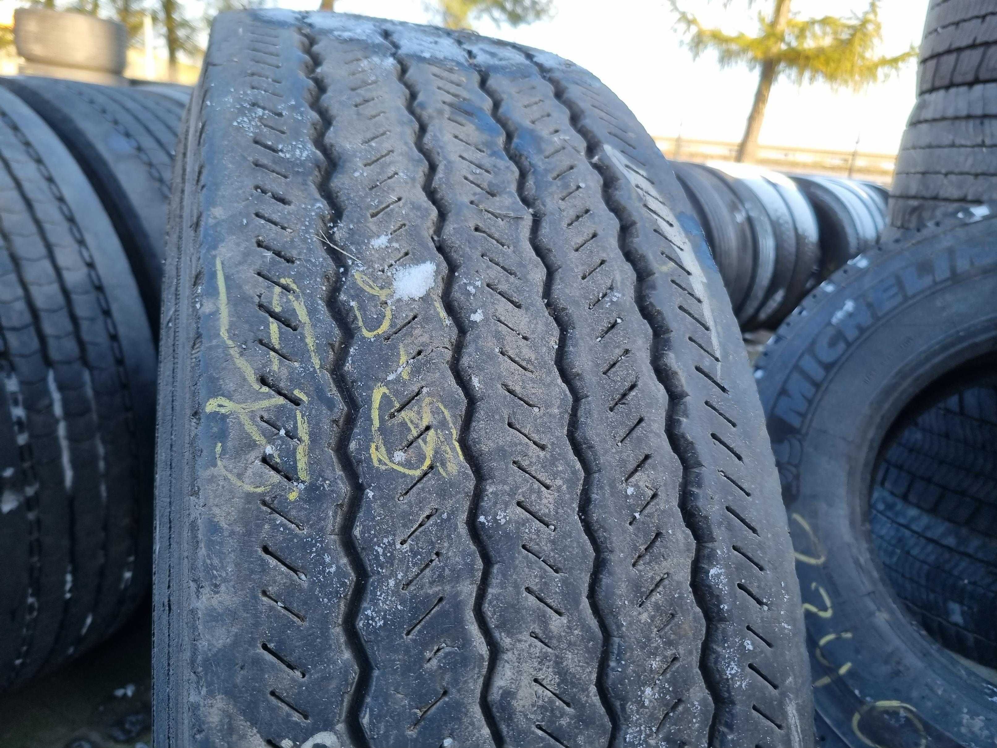 315/80R22.5 Opona CONTINENTAL HSW2 SCANDINAVIA 8-9mm Przód HSW 2