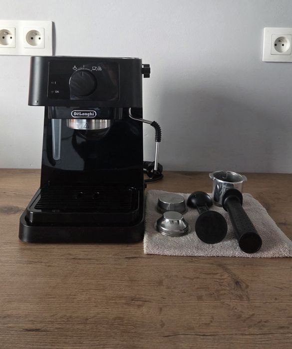 Ekspres kolbowy DELONGHI STILOSA EC 235.BK 1100W