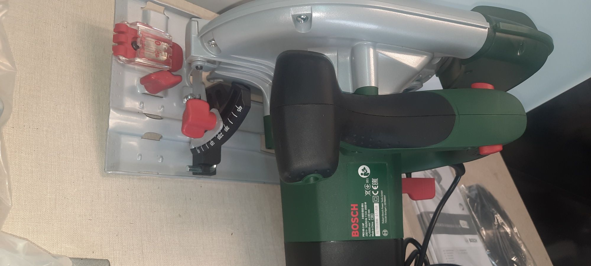 Serra circular BOSCH PKS 66-2AF com Guias