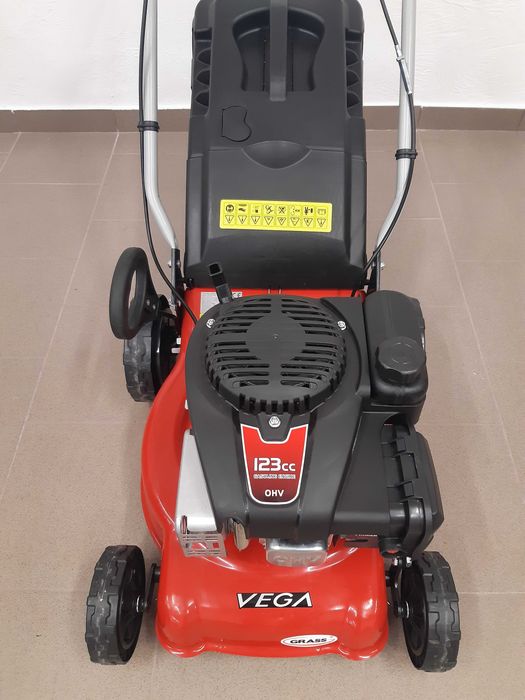 Kosiarka spalinowa z napędem Grass Vega WR65763AK LONCIN 123cm3 40cm