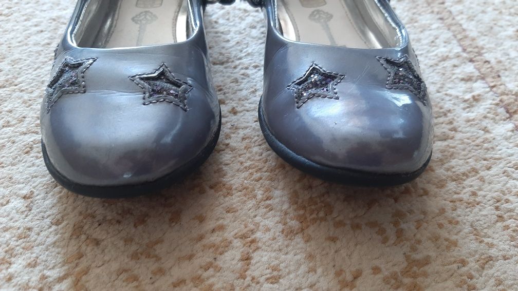 Buty dziewczęce eleganckie/lakierki 27,5 Clarks