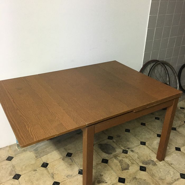 Mesa de madeira de jantar extensível em carvalho
