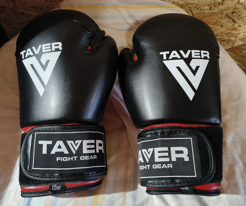 Uniwersalne rękawice bokserskie KICKBOXING DBX BUSHIDO Taver Red 12oz