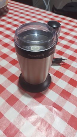 Moinho de café Taurus
