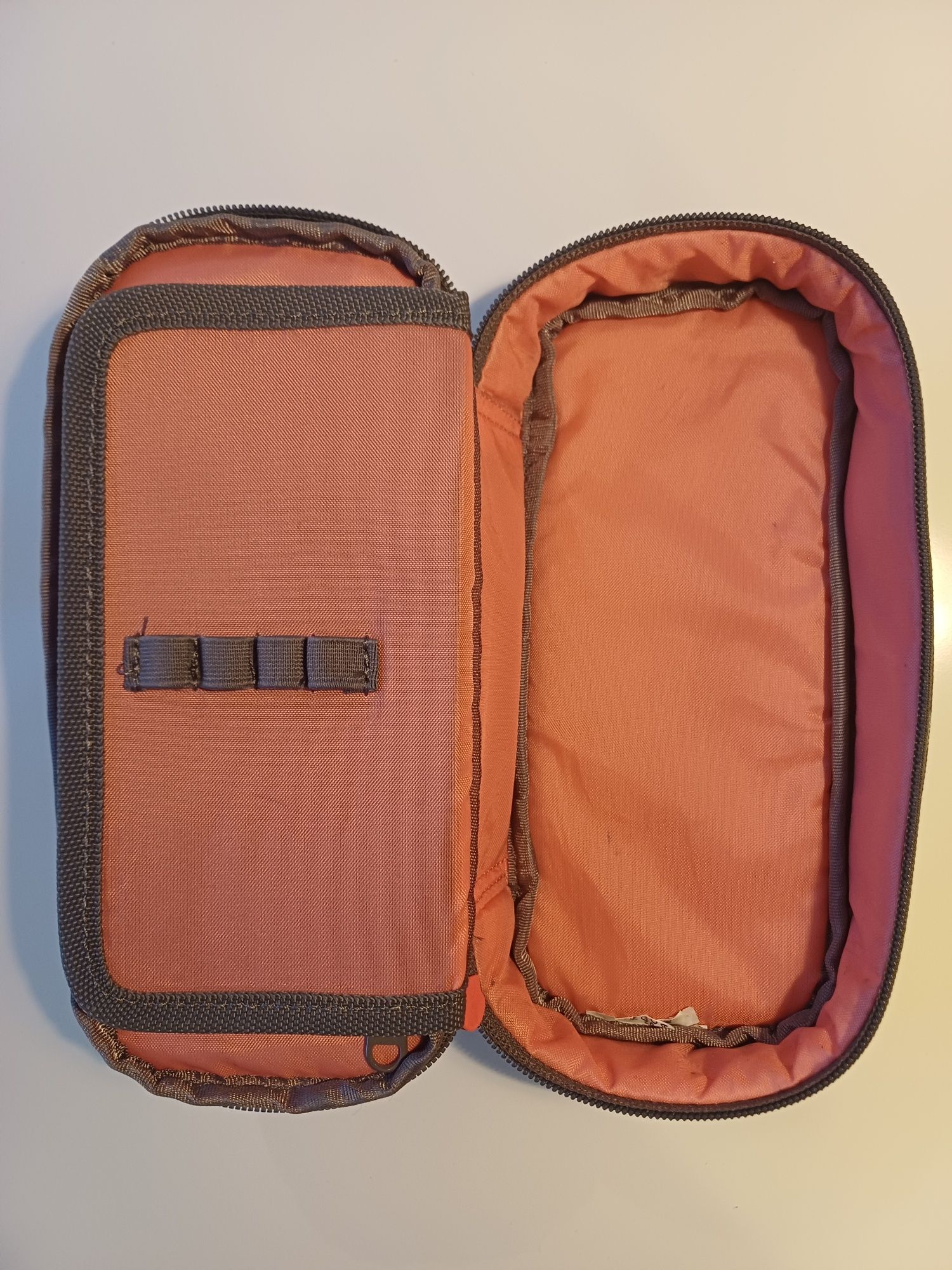Dakine Frankie Mochila 26L e Estojo Escolar em ótimo estado