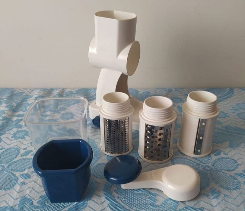 Rolo manual cortador/ralador 

- Destacável 3 lâmina de aço inoxidável