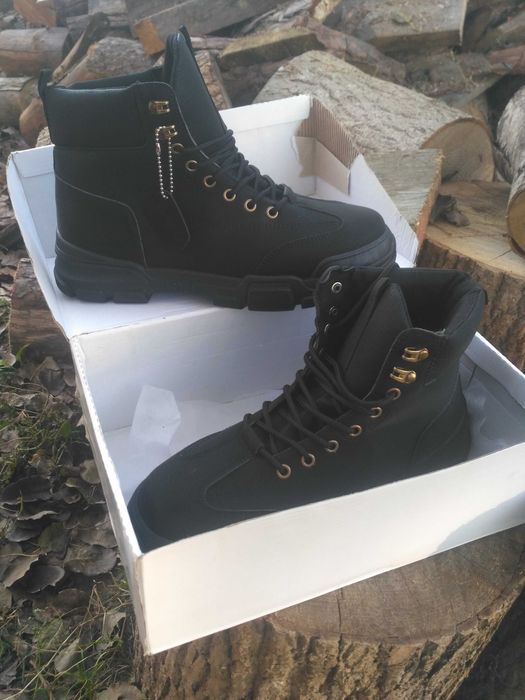 Чоловічі ботинки