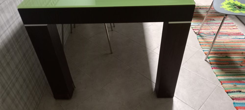 Mesa de cozinha ou sala