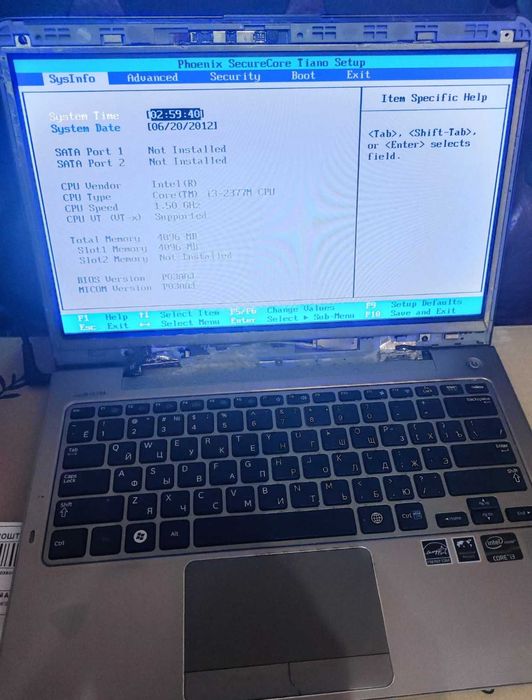 Продам Нетбук ноутбук Samsung i3 NP530U по запчастям или в ремонт.