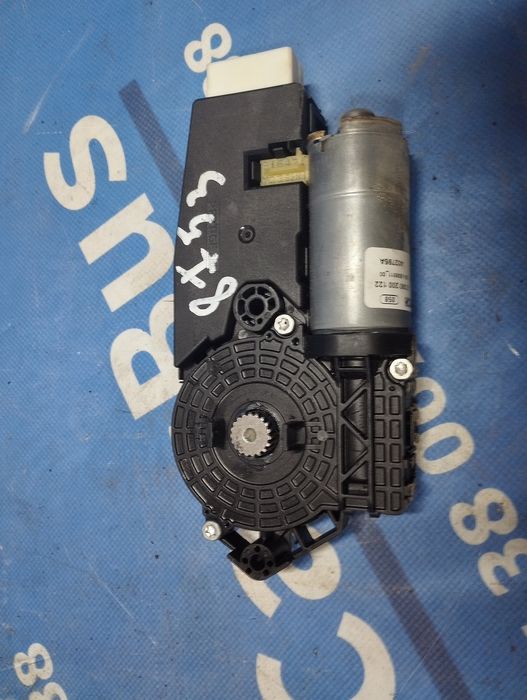 Моторчик люка Мерседес В222 С560 Mercedes W222 S560