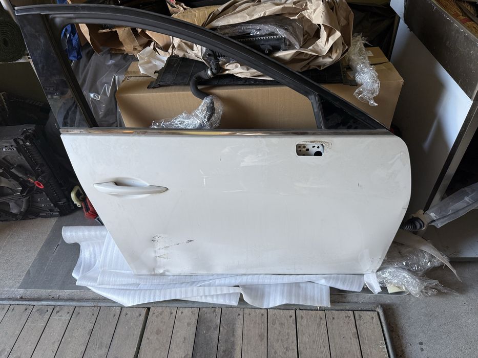 Дверка передня права mazda 3 bp 2019-2025