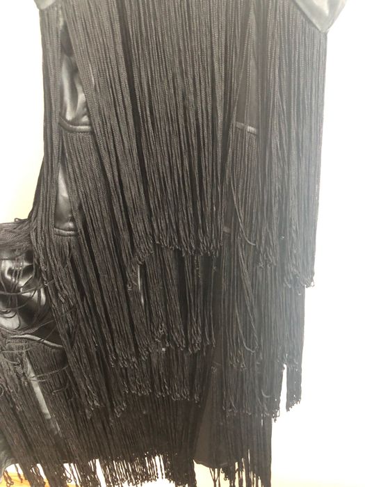 FRĘDZLE SUKIENKA sylwestrowa UNIKAT ozdobne frędzle czarna r. M, suwak