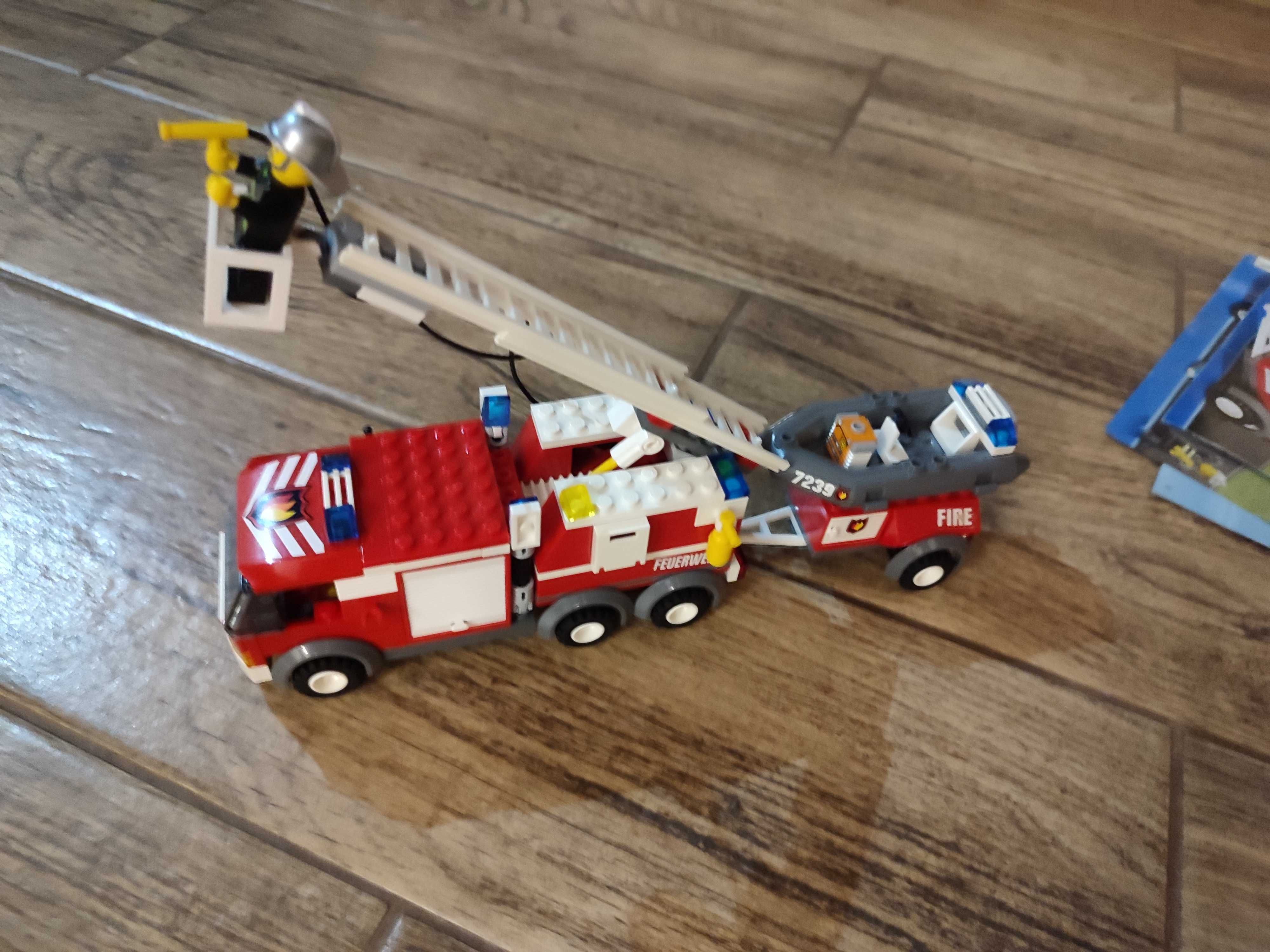 LEGO 7239 City - Wóz Strażacki