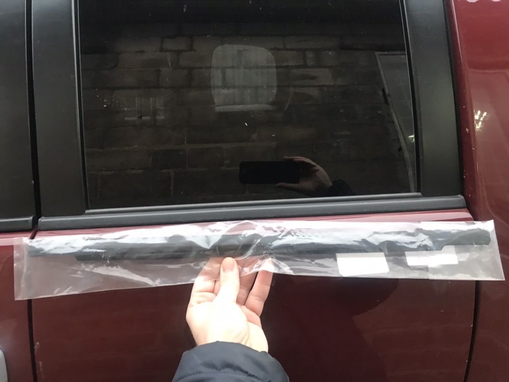 Молдинг двери (стекла) Toyota FJ Cruiser