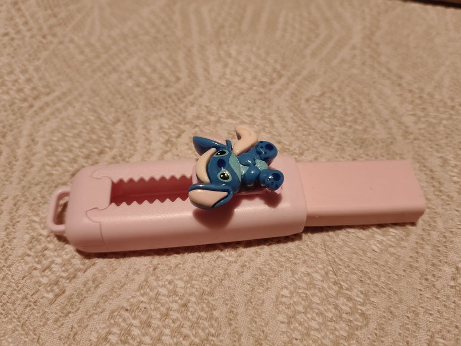 Borracha escolar à escolha do stitch