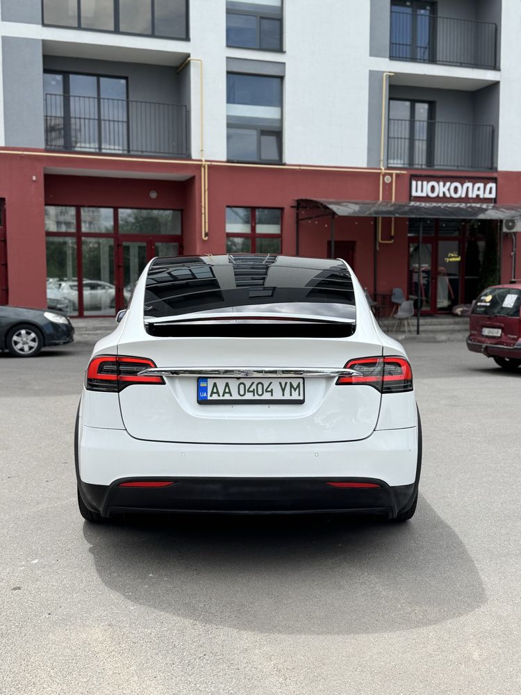 Tesla Model X 75D