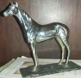 Cavalo em estanho muito antigo estátua