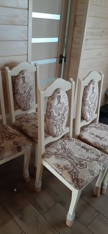 Деревяні кухонні стільці