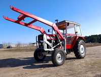 Ciągnik rolniczy Massey Ferguson MF235 z turem