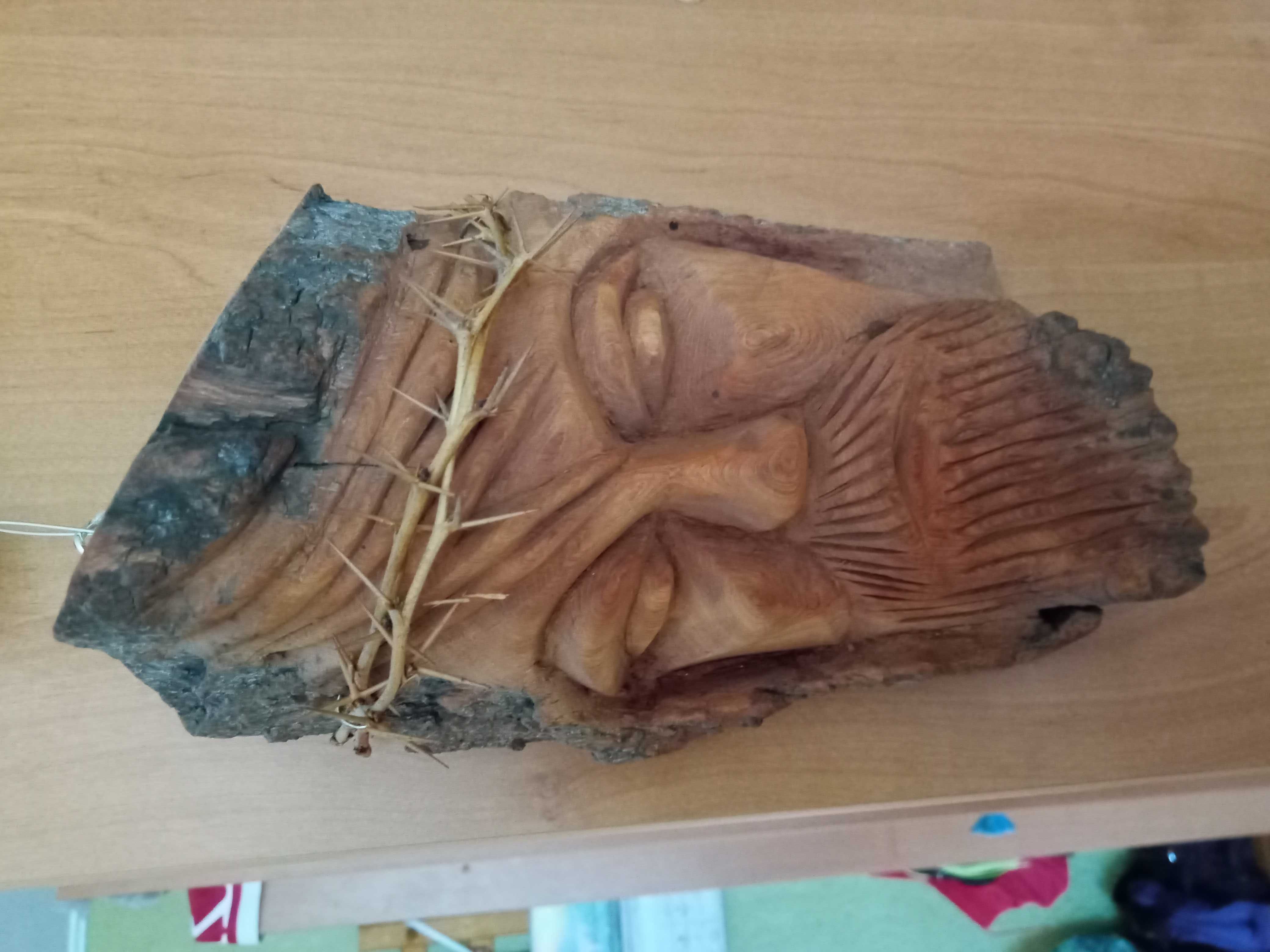 płaskorzeźba drewniana - Jezus w koronie cierniowej - 22 x 12 cm