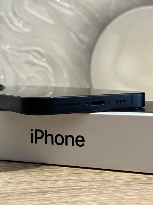 iPhone 13 midnight 128gb