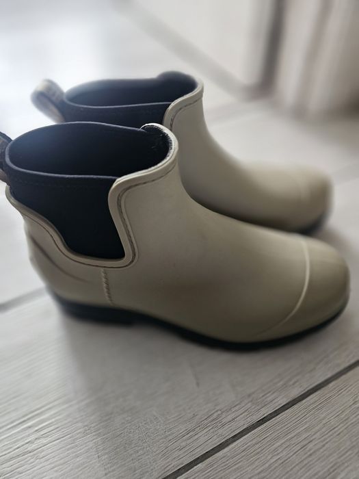 Продам утеплені чоботи UGG