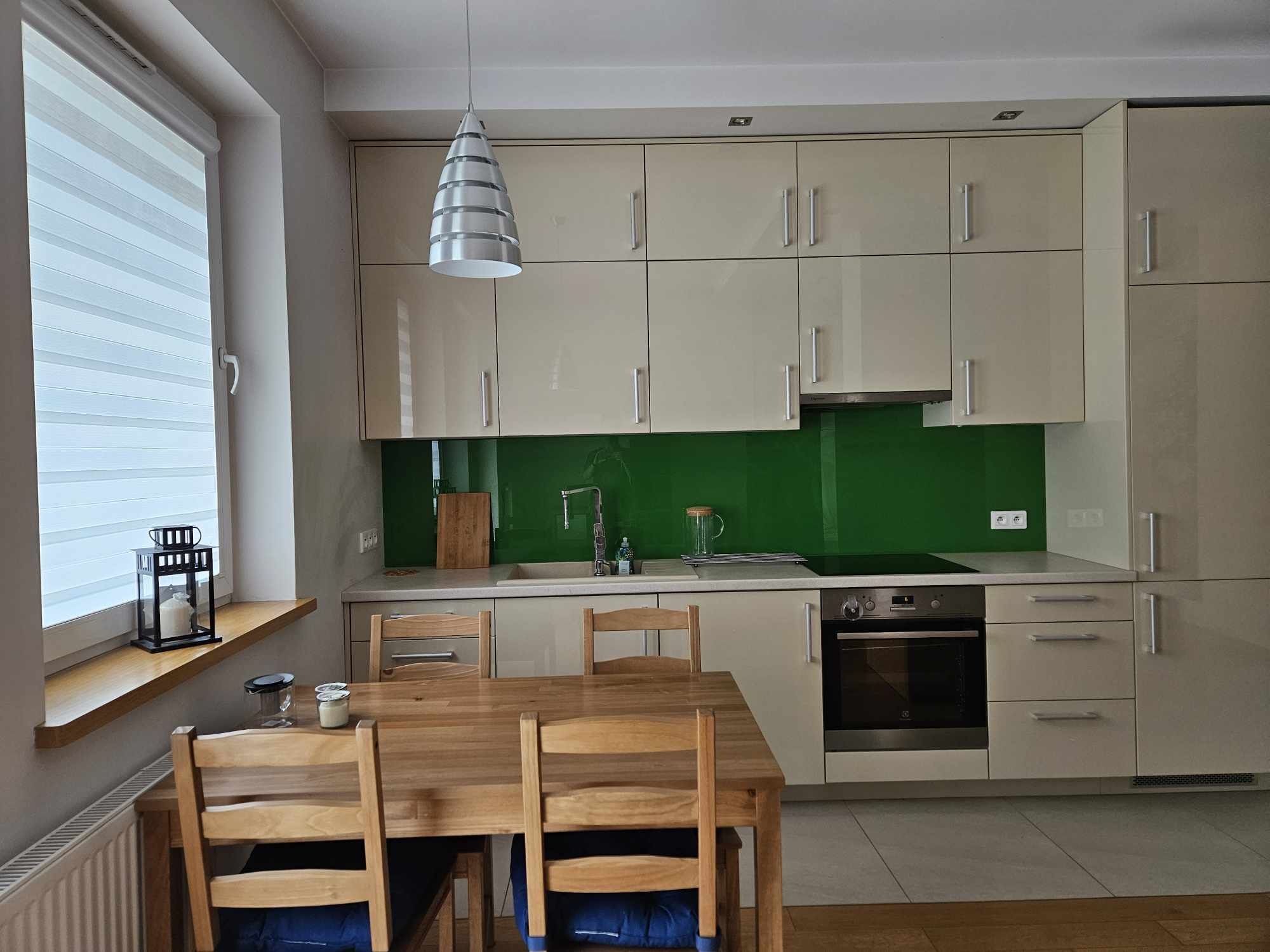 2 pokojowe mieszkanie, balkon, komórka do wynajęcia
