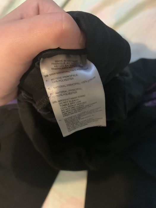 штани адідас з гарними фіолетовими лампасами,оригінал