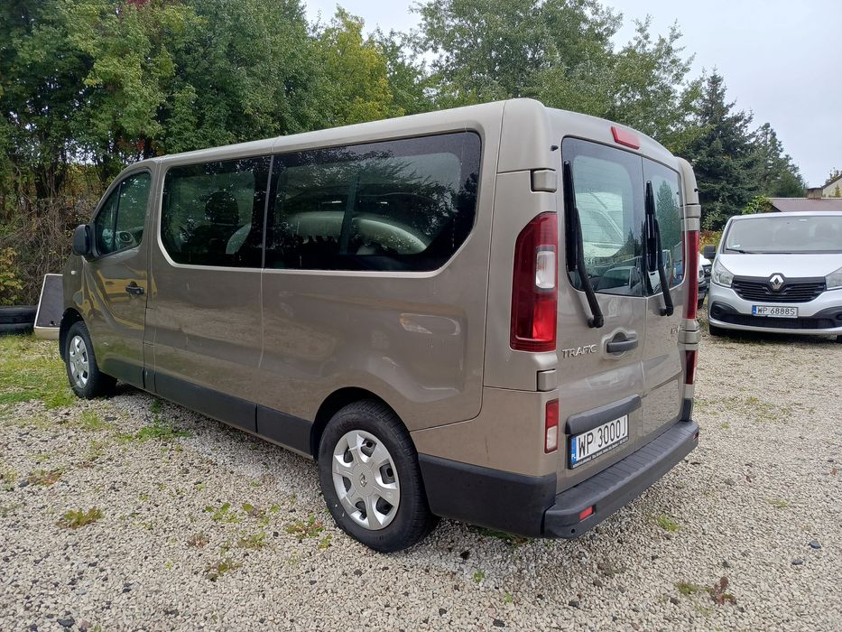 Renault Trafic, Opel Vivaro 9 osobowy polski salon nawiewy tył long