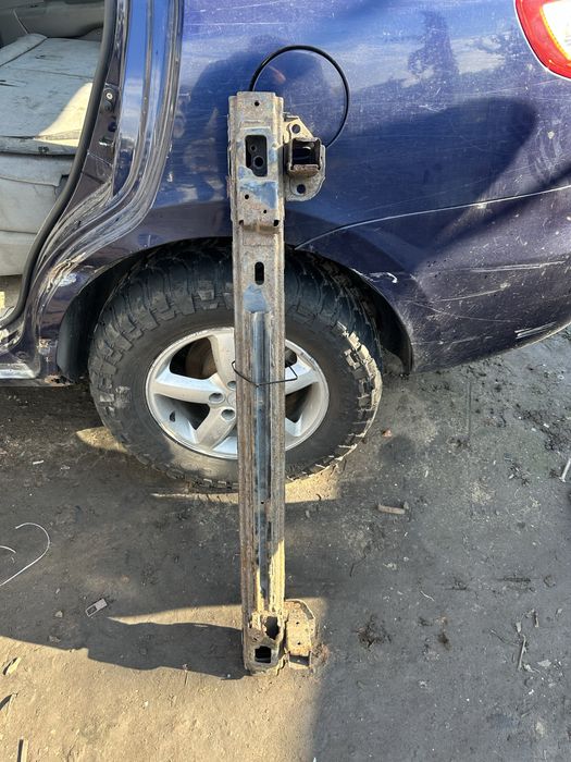 Усилитель переднего бампера хюндай santa FE 2