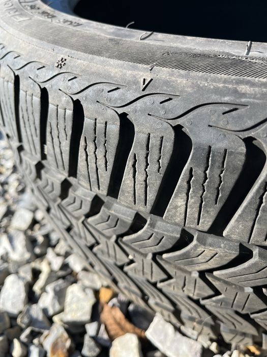 Opony zimowe 225/45 r17 komplet