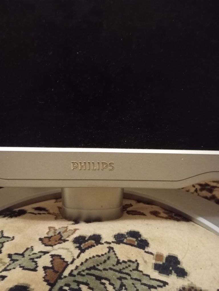 Монитор  Philips