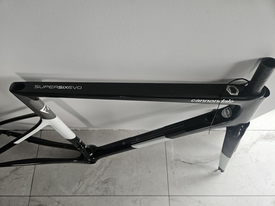 Rama Cannondale SuperSIXevo roz.52cm carbon