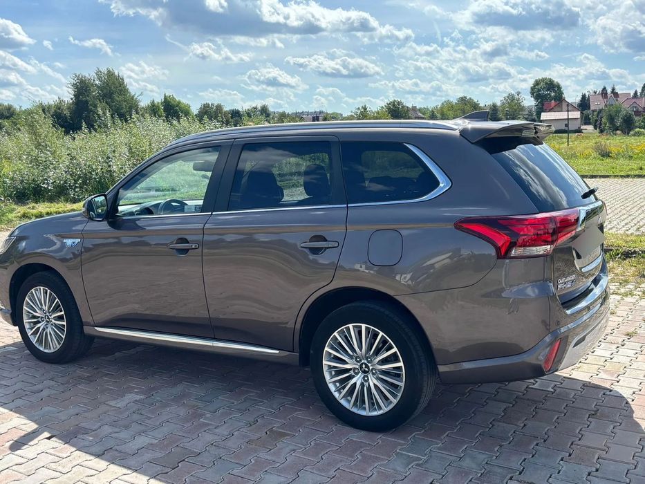 Mitsubishi Outlander Pierwszy właściciel, Auto na gwarancji Pierwsza Rejestracja 09/2021